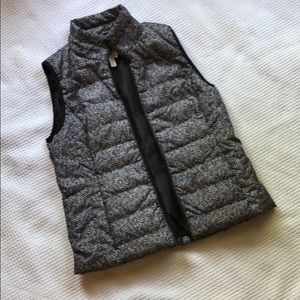 Light, patterned puff vest